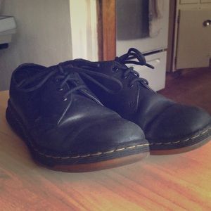 Dr. Martens Low Top Lace